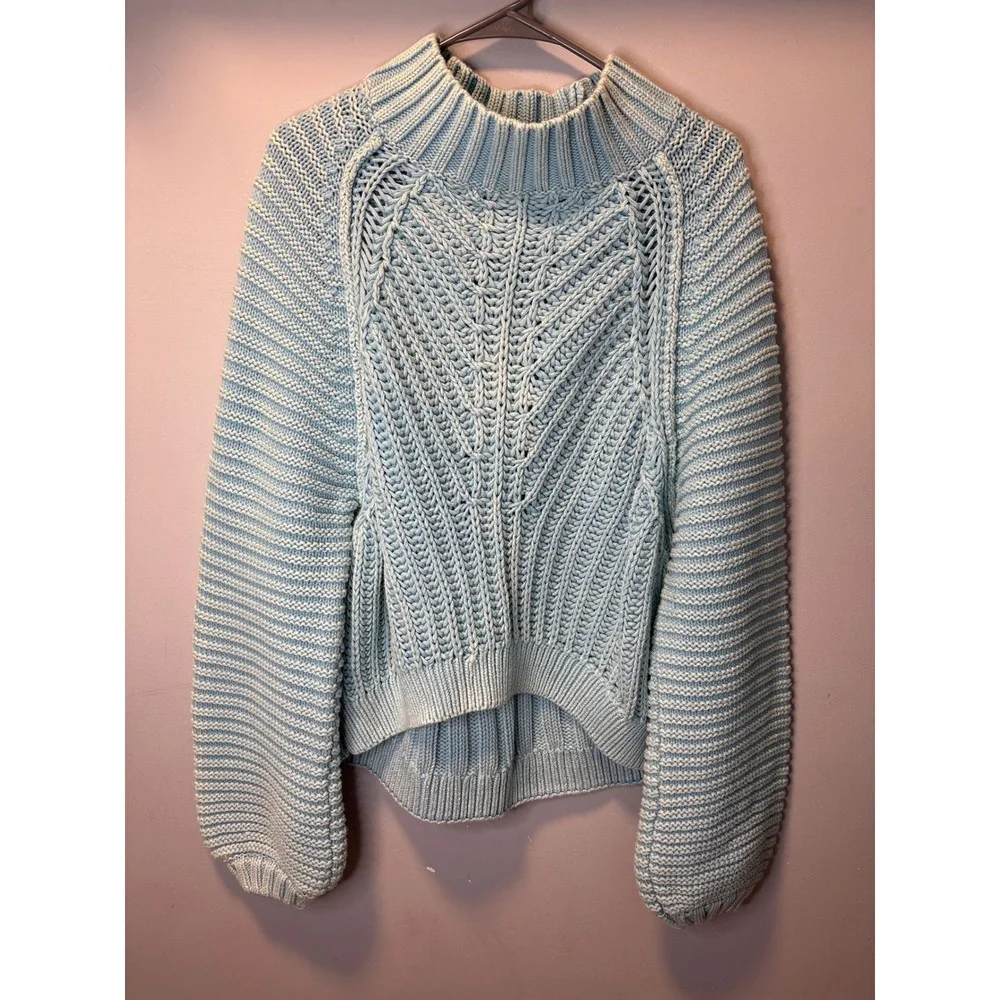 Free People sleeves warm crafted